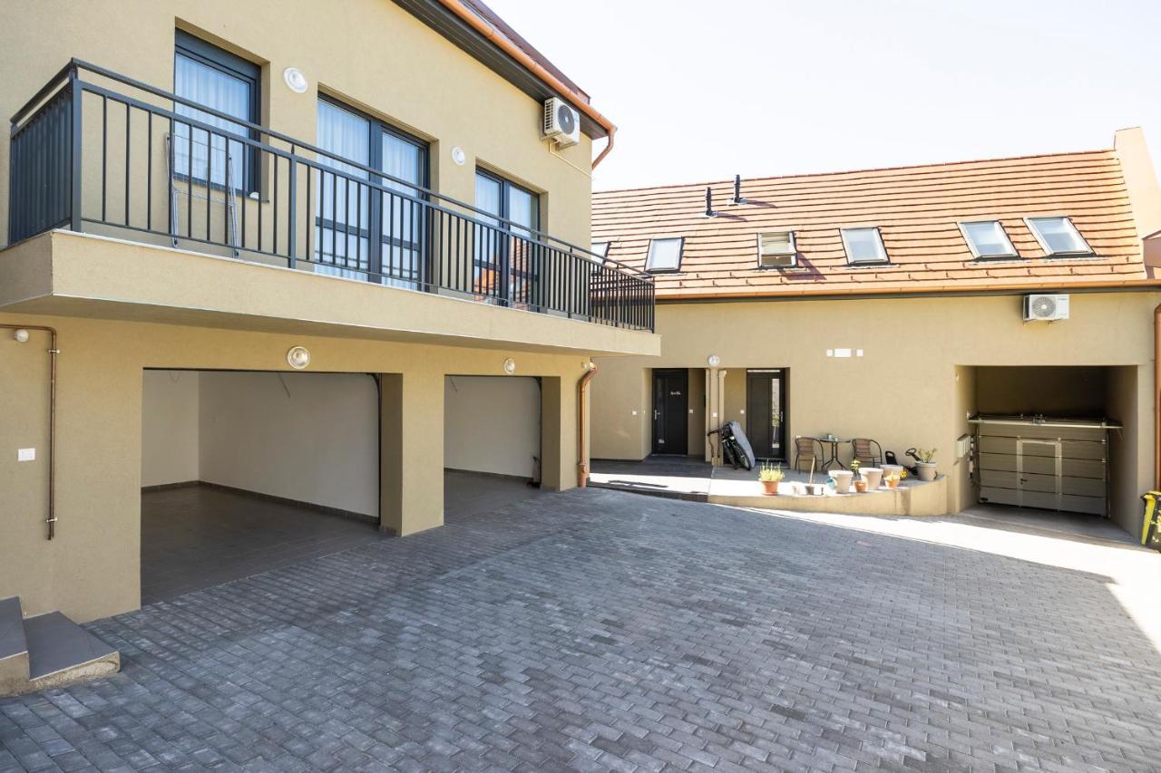 אגר Star Apartman מראה חיצוני תמונה